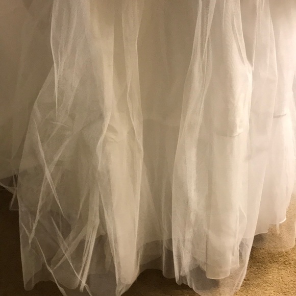 DAVID’S BRIDAL WEDDING GOWN - Picture 6 of 8